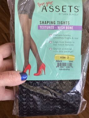 ASSETS by Sara Blakely Black Textured Wish-Bone Shaping Tights